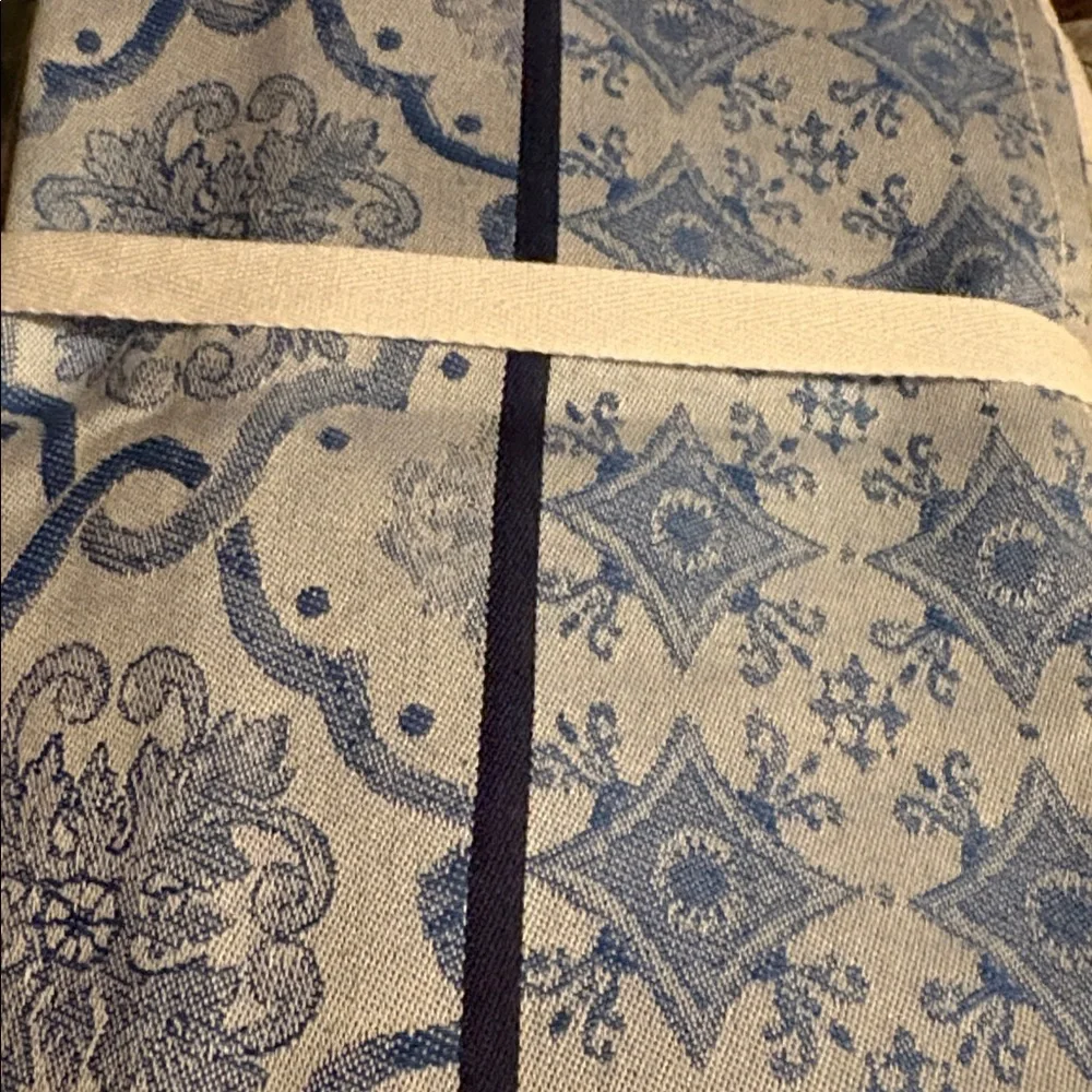 BNWT!!!Williams Sonoma Porto Blue jacquard tea towel